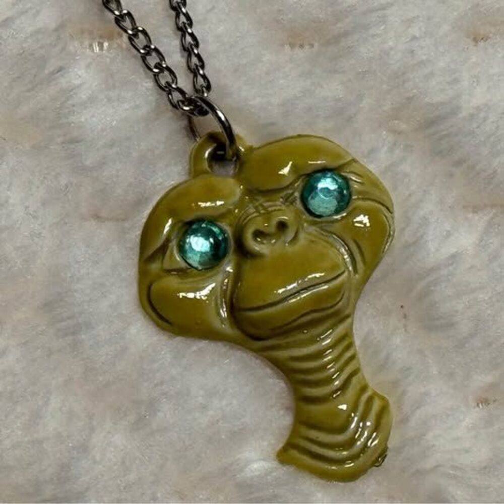 Vintage 1982 E.T. Extra-Terrestrial Pendant Necklace Rare 80s Movie Memorabilia